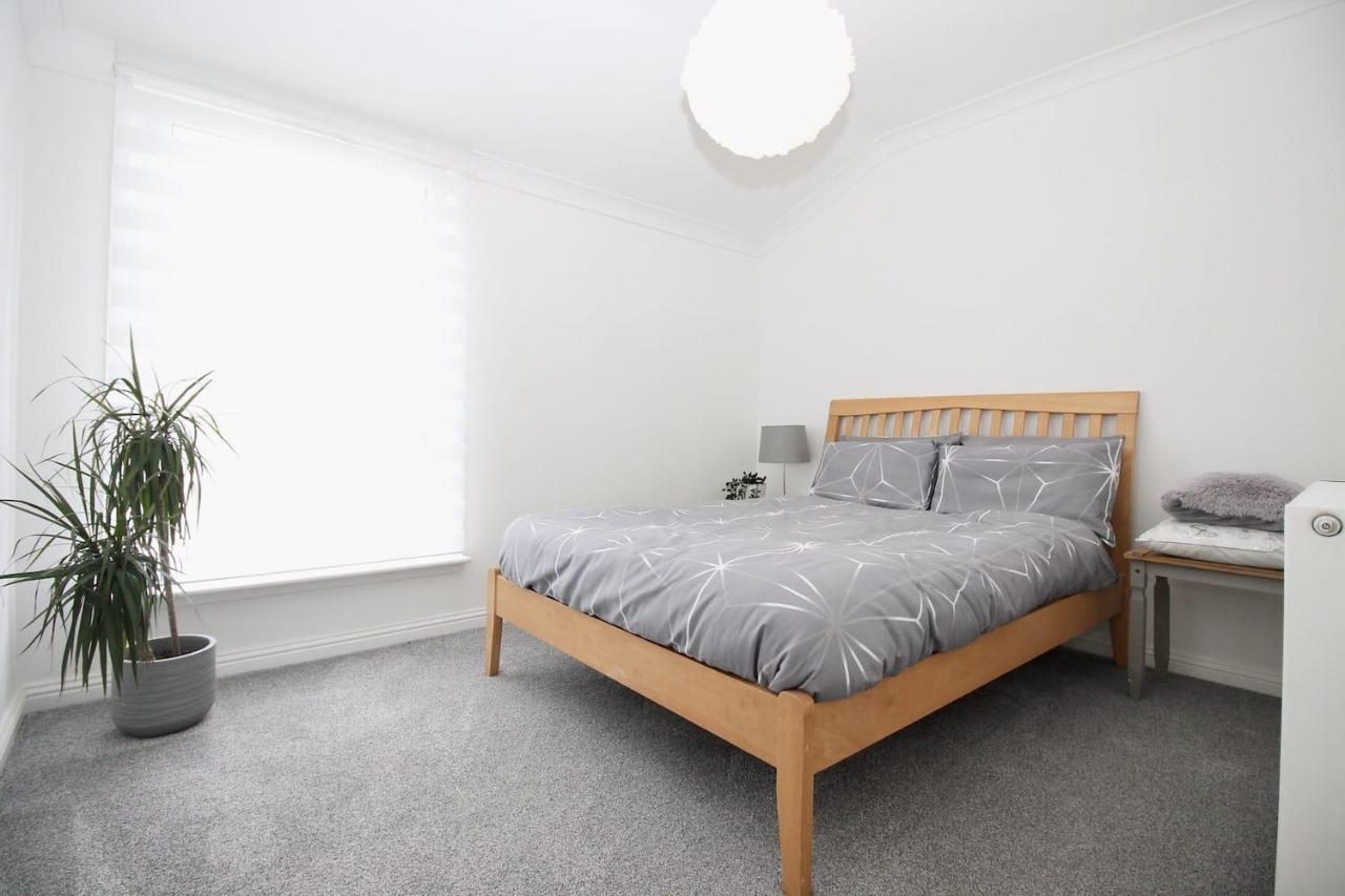 Katie'S House Apartment Cumbernauld Bagian luar foto
